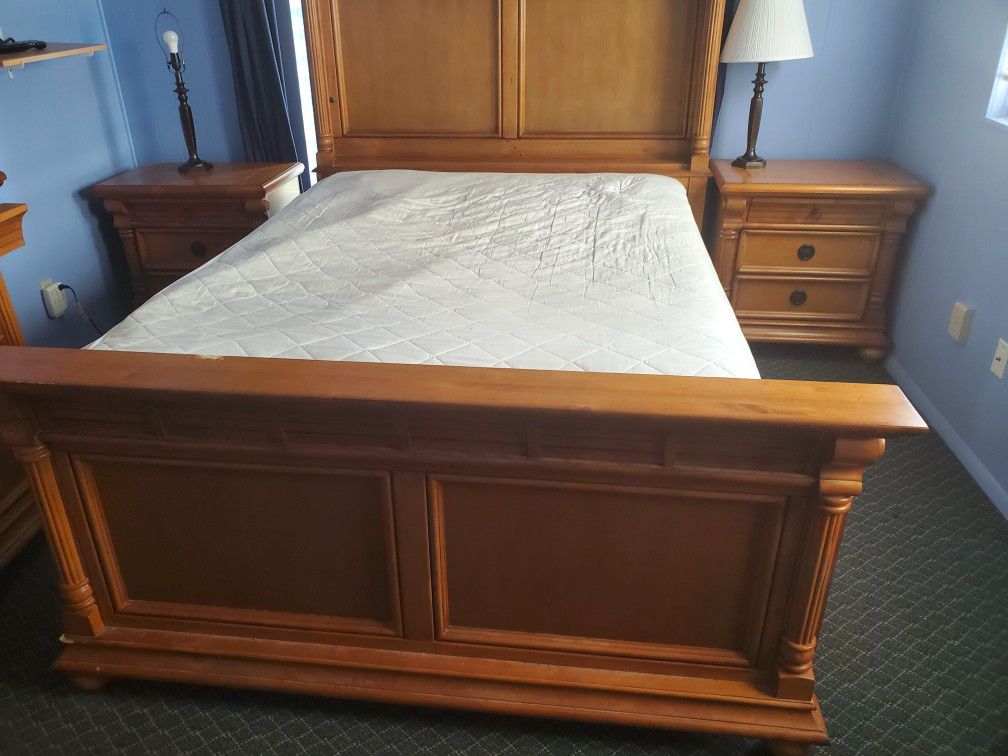 Queen bed dresser 2 end tables box spring and mattress complete