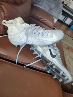 Vapor Untouchable Pro 3 football cleats