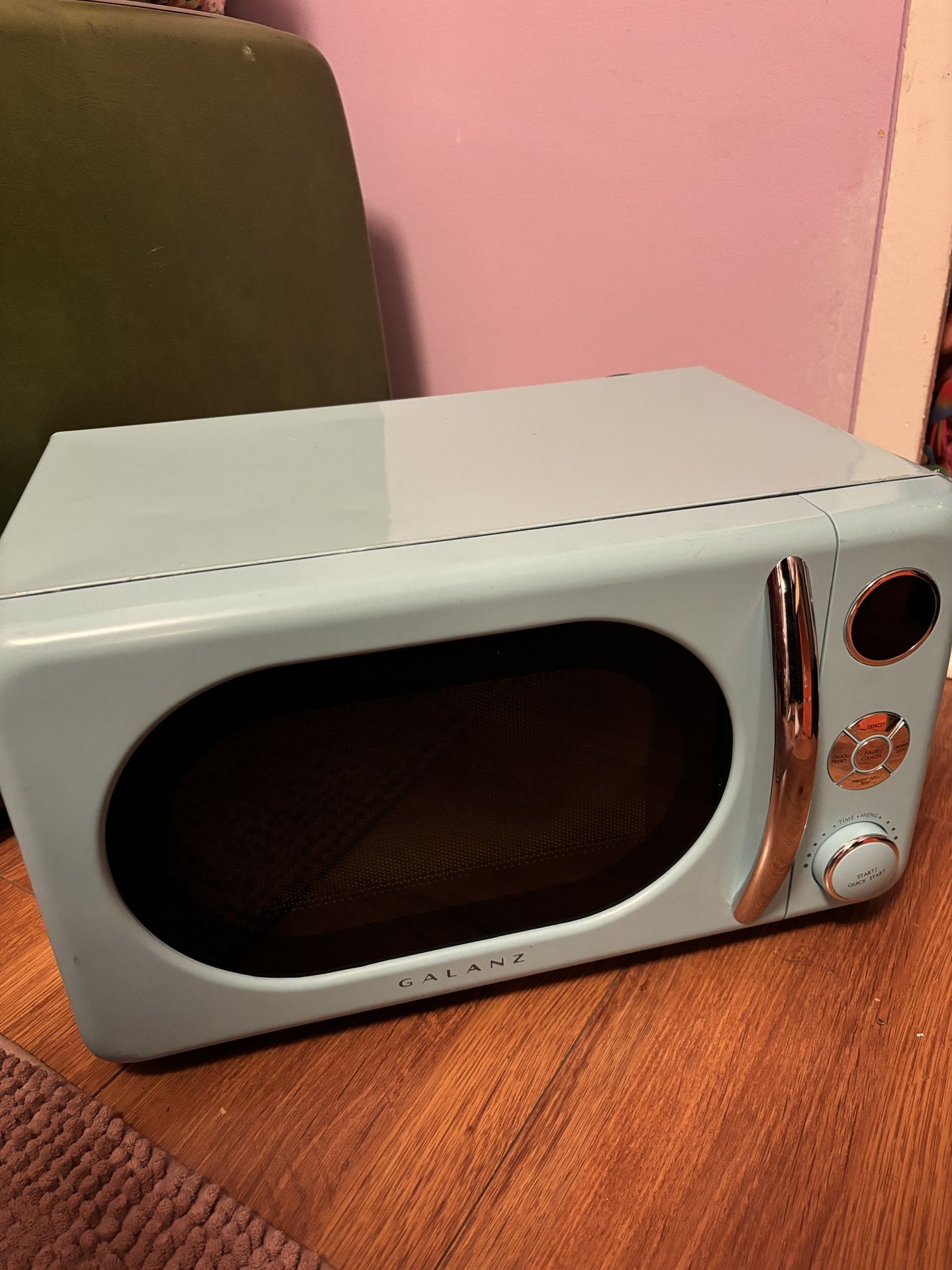 Baby Blue Retro Microwave