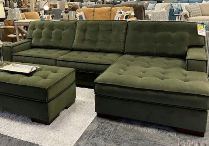 Brand New Caspian Town 2 Piece Sectional & Luxury Couch