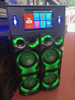 19" touch screen with Bluetooth and wifi.  Free 🎤 🎤.  Dolphin.  Extremely powerful.