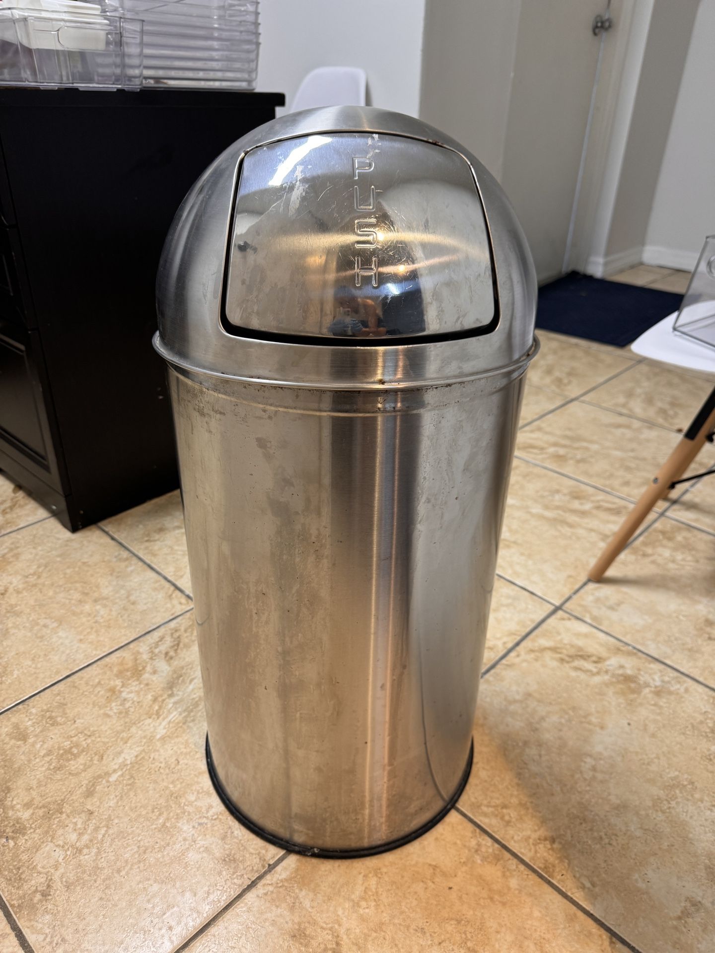 Garbage Bin / Basurero ndustrial