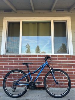 Specialized Myka Mountain Bike – XS Frame Aluminium Bicycle 26” wheels