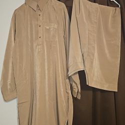 PAKISTANI MEN SUIT SIZE LARGE BRAND NEW 