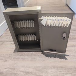 30 Key Locking Safe