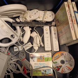 Nintendo Wii Video Game accessory bundle