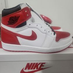 DS Nike Air Jordan 1 Retro OG High Heritage (Size: 9)