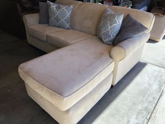 Macys sectional w Movable Chaise