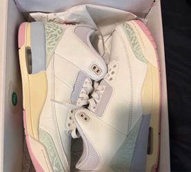 Retro 3 Jordans Mens New in Box sz 9.5 Easter pink