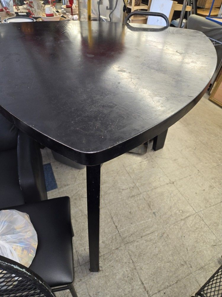 Dining Table And Bench ( Read)