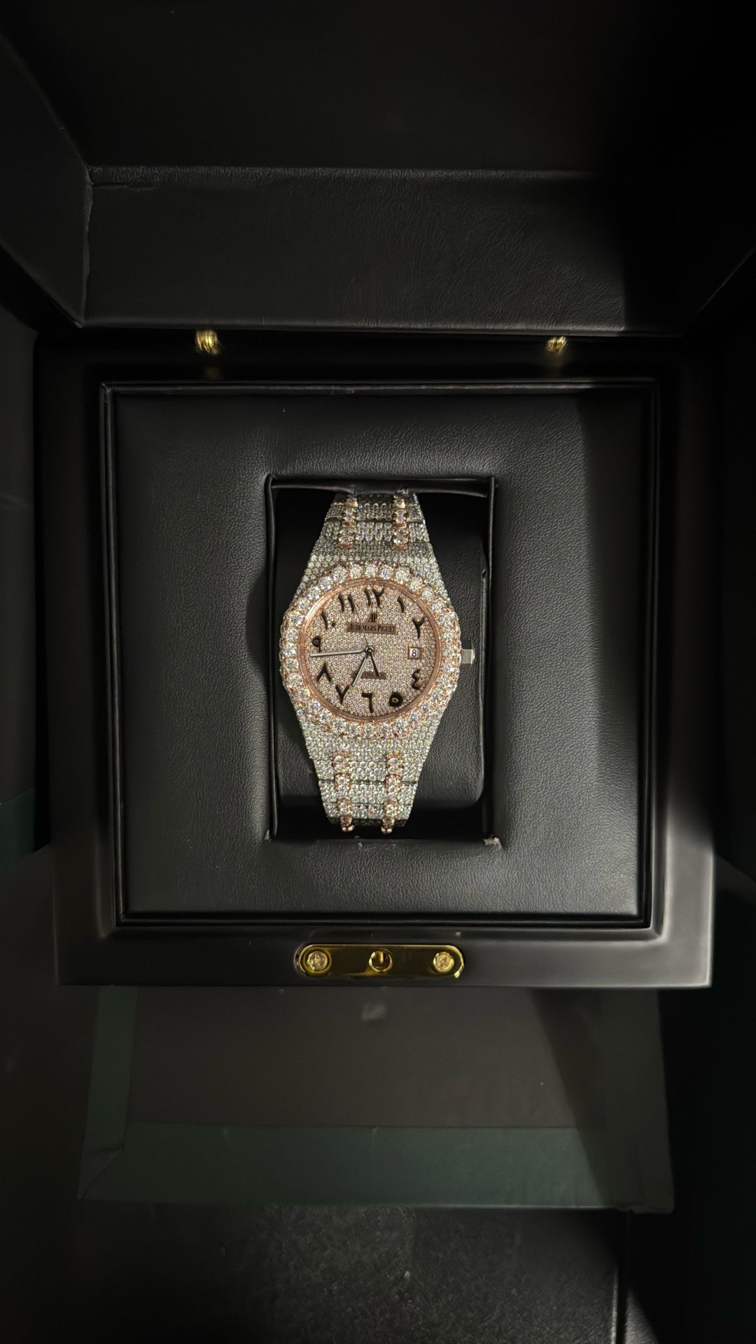 AP WATCH MOISSANITE