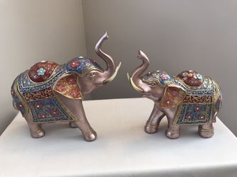Pink metallic elephant 🐘