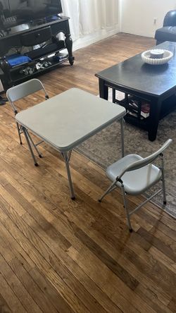 Kids table and chairs (pickup in Escondido)
