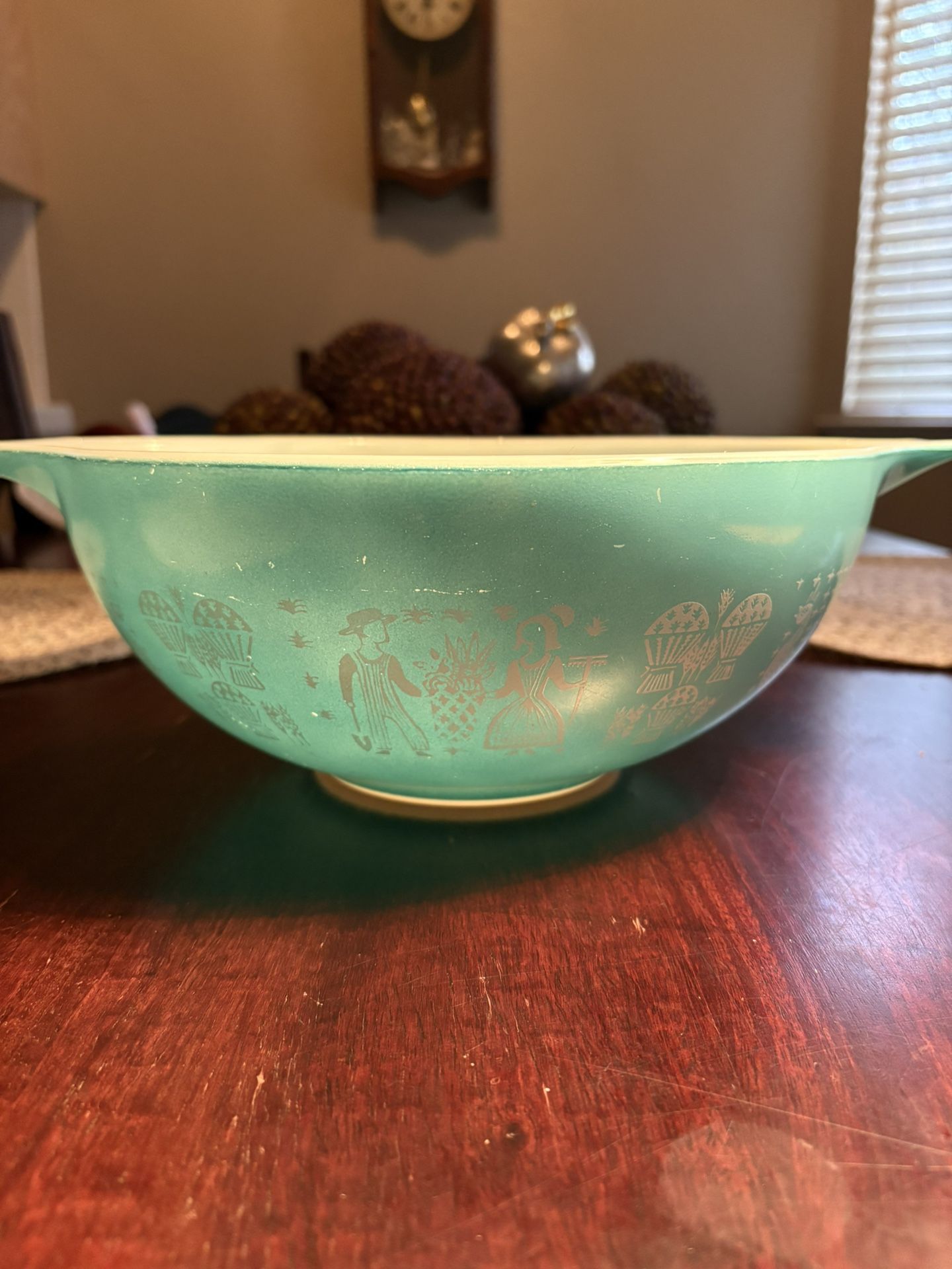 Vintage Pyrex Amish Butterprint Cinderella Large 4 Qt Mixing Bowl Turqouis Model 444