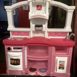 Step 2 Play Kitchen