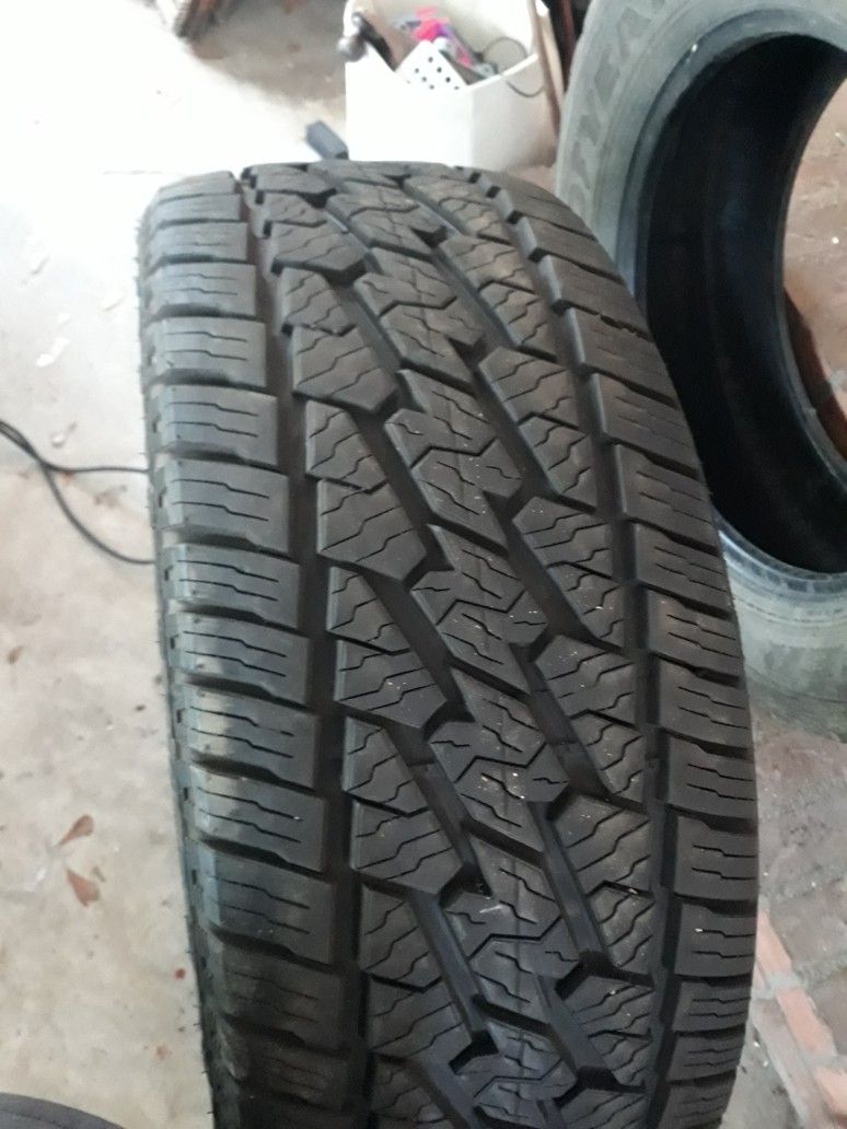 1 BRAND NEW Delinte AT 285/40/24