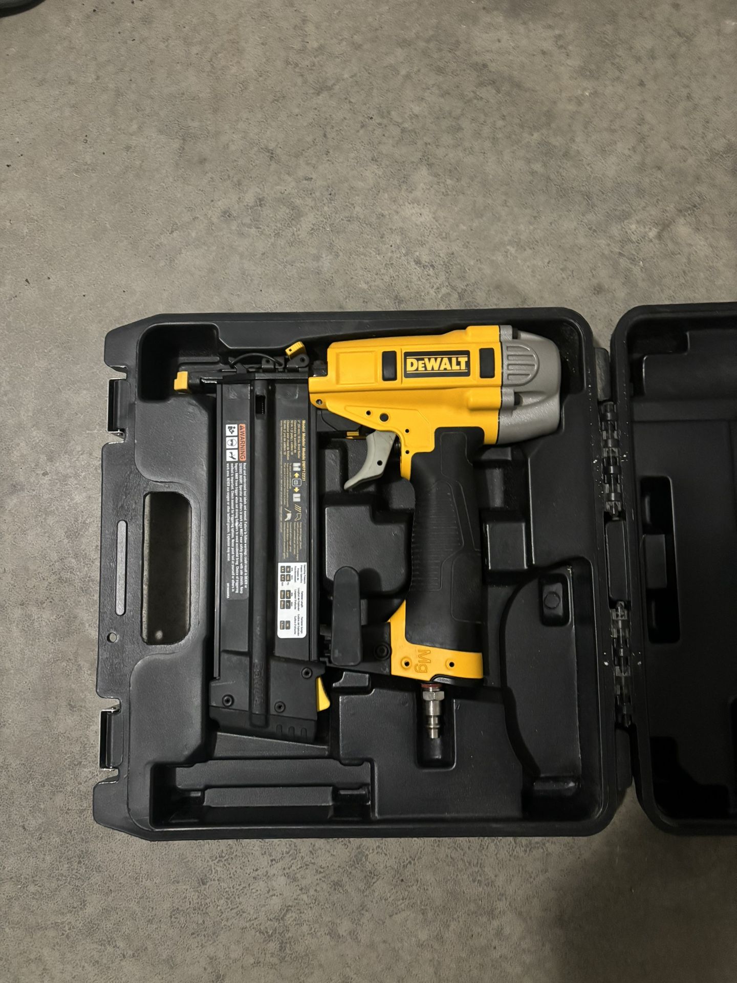 Dewalt brad nailer 