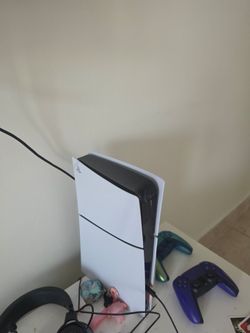 Playstation 5 slim 1 terabyte with games