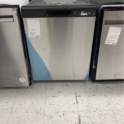 GE Dishwasher With Front Controls 