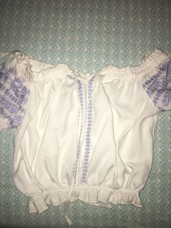 FOREVER 21 off the shoulder shirt