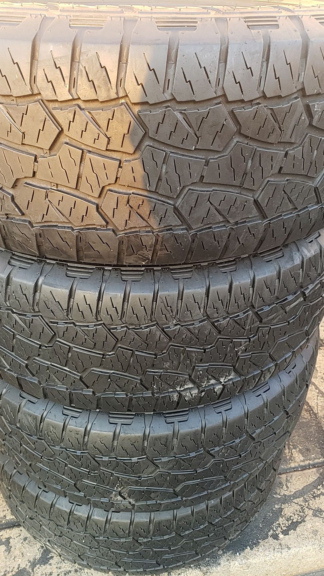 Four matching Hankook tires for sale 275/55/20
