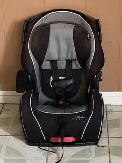 ALPHA OMEGA CONVERTIBLE CAR SEAT 3 IN 1