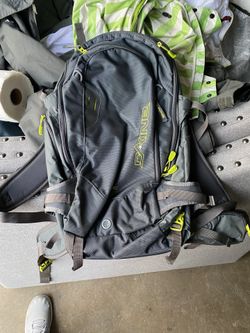 Dakine snowboard backpack