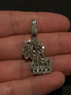 Custom LA  pendant in VS1 F color genuine lab diamonds 3ct