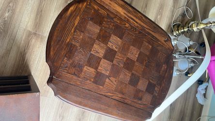 Coffee table with folding sides