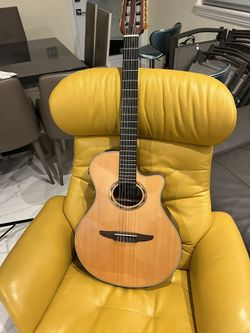 Yamaha NTX1200R Acoustic Electric Guitar (COMES WITH CASE)