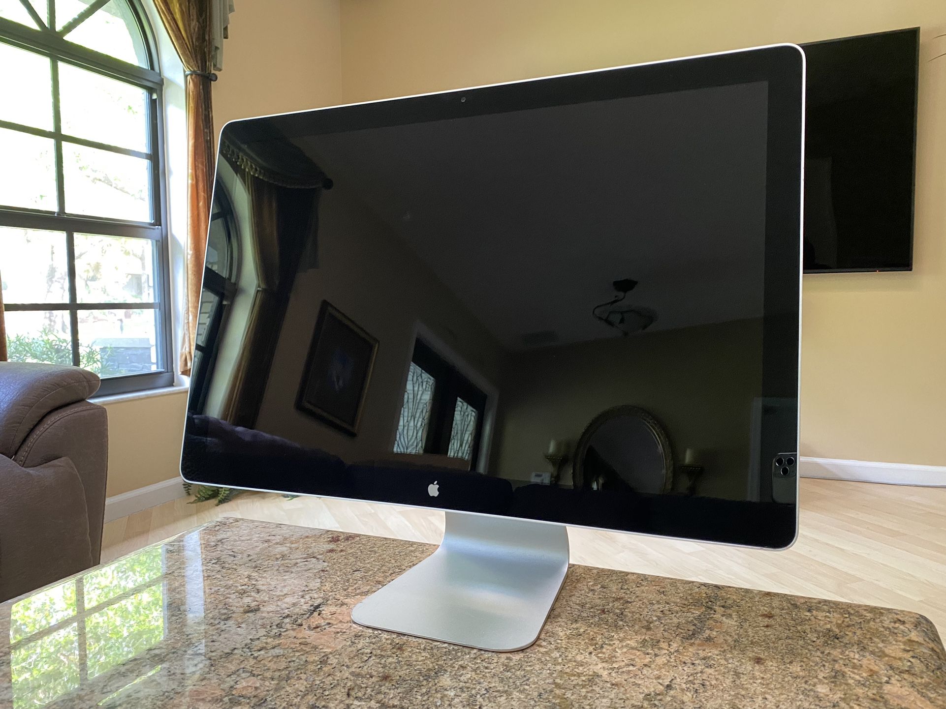 Apple Monitor Cinema Display
