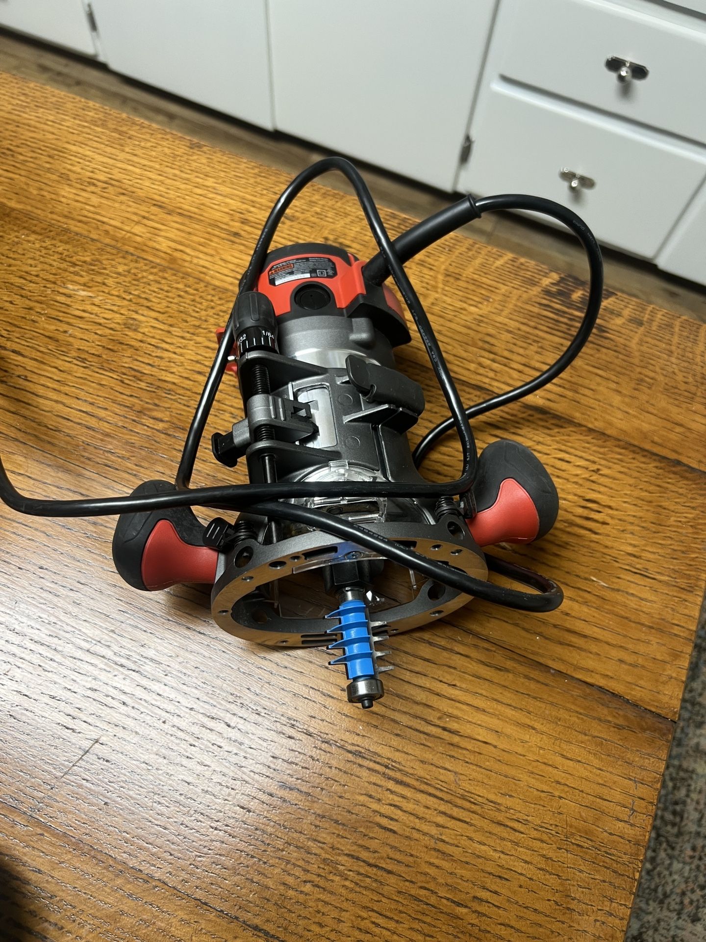 SKIL 1/4-in and 1/2-in 2.0 -HP Variable Speed Fixed Router 