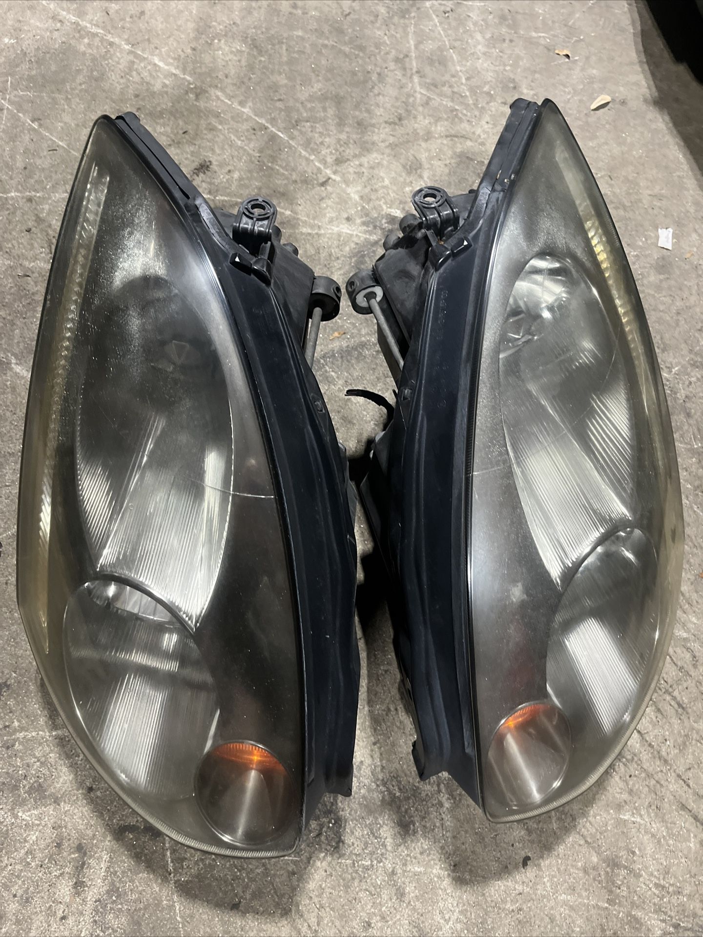 Infiniti G35 Headlight 