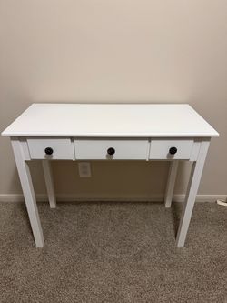 Vanity desk