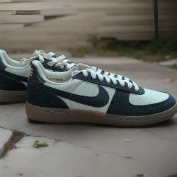 9Mens/ 10.5 Women Nike Field General