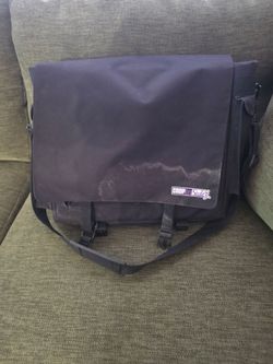 Crop in Style scrapbook bag