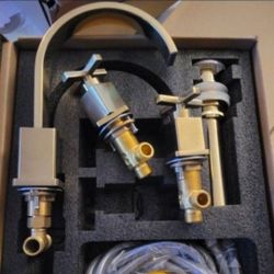 New Champagne Bronze  Widespread 3 PC Bathroom Faucet 