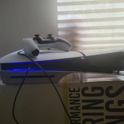Digital Ps5 with Disc Attachment. 1 Controller With No Stick Drift.