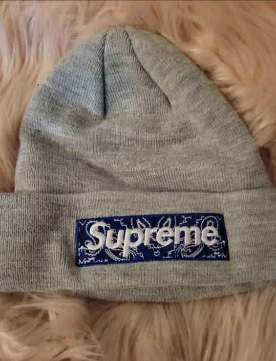 Supreme New Era Box Logo Beanie (FW19)
Grey color 
100% authentic 

