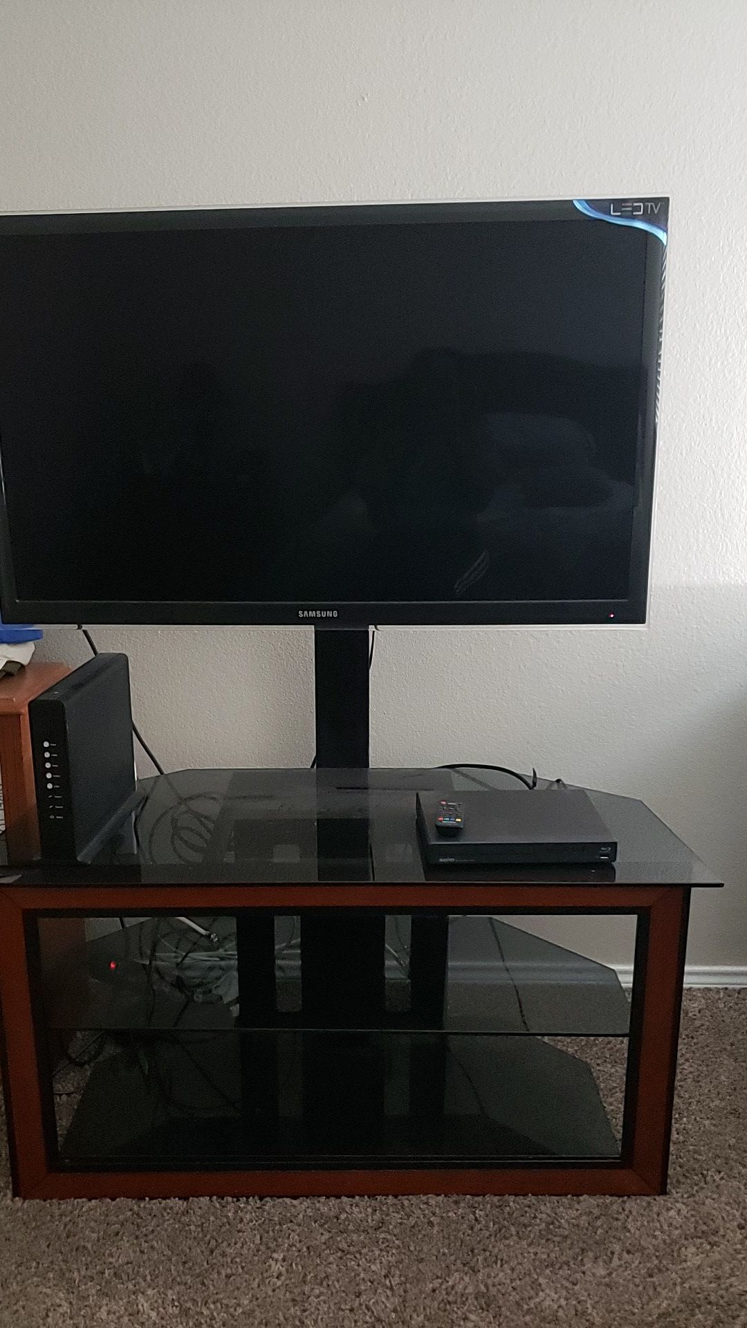 Samsung 46 in LED flat screen with stand