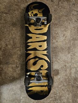 Skateboard like new. Used a couple of times.