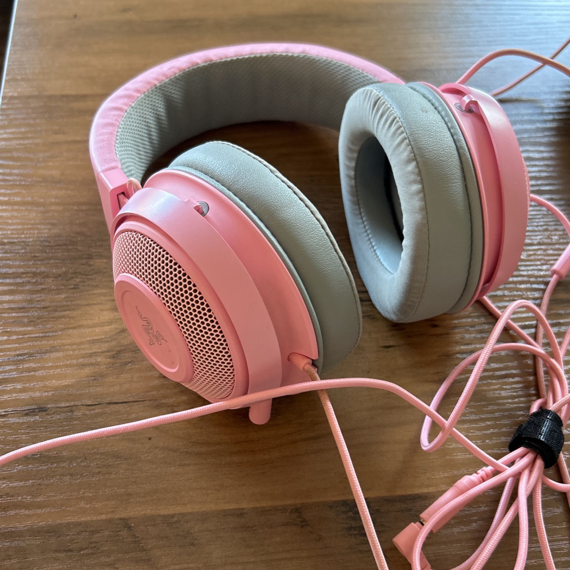 Pink Razer headphones