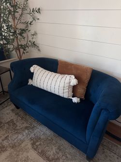 Love seat