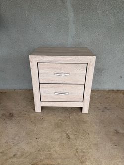 2-Drawer Nightstand