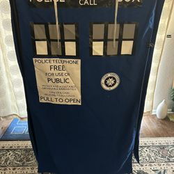 Doctor Who Tardis Bird Cage