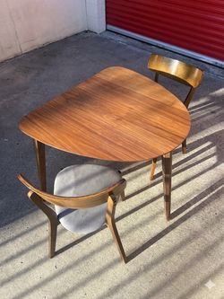 Corner Dining Table with 2 Chairs