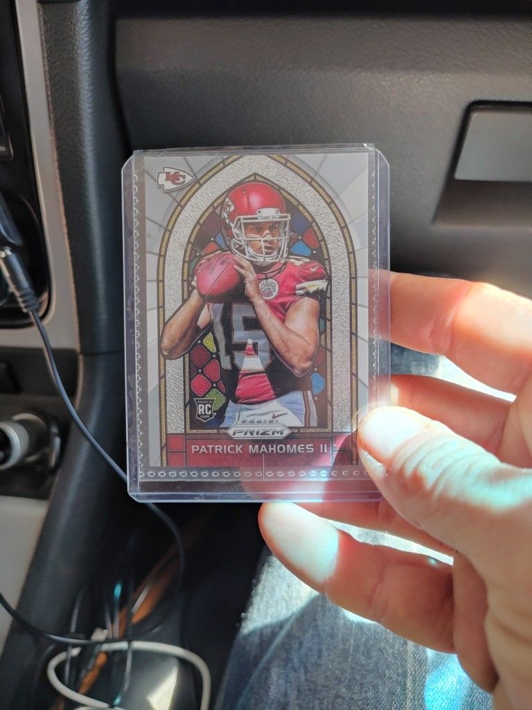 2017 Pat Mahomes II Prizm . Stained Glass Rookie Card