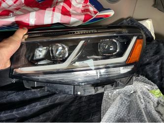 Driver side headlight for 2023 Volkswagen Atlas Cross Sport