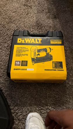 DEWALT 18-Gauge Pneumatic Brad Nailer