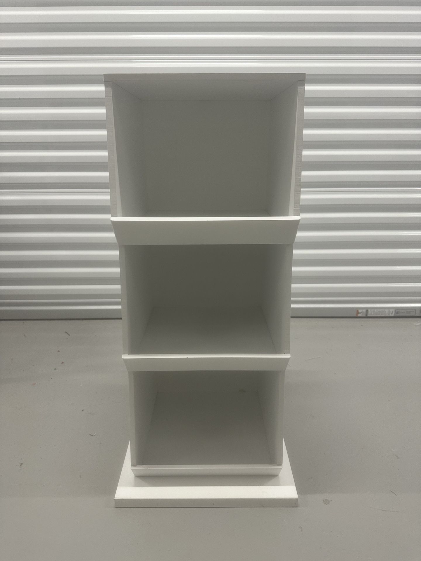 White 3-Shelf Bookshelf / Organizer – Compact & Sturdy – 36.5” Tall